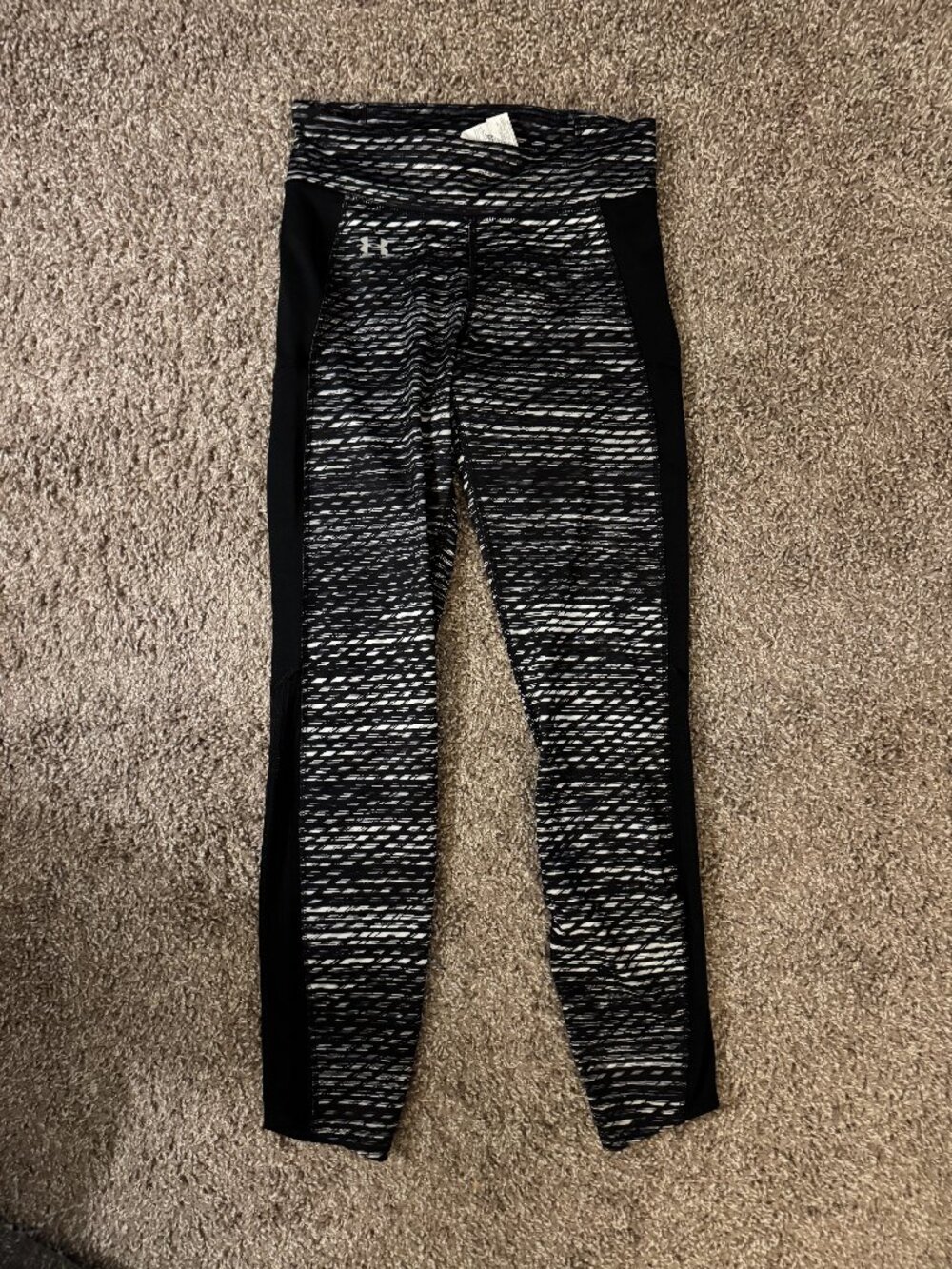 Under Armour Heatgear Black & White Patterned Leggings